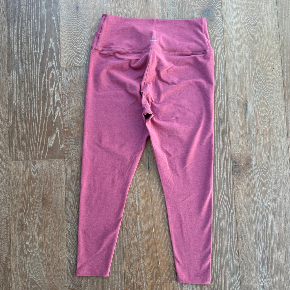BEYOND YOGA Spacedye ‘At Your Leisure’ High-Waisted Midi Leggings in Mauve - Picture 4 of 5